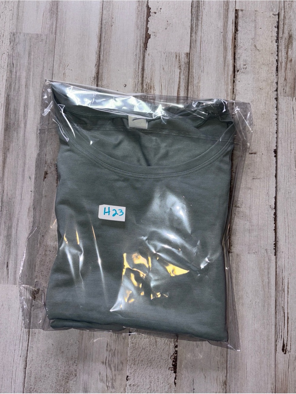 Old Navy PowerChill Cropped Cross Front T-Shirt 3X Osage Green Stretch Top Tee - Picture 11 of 11